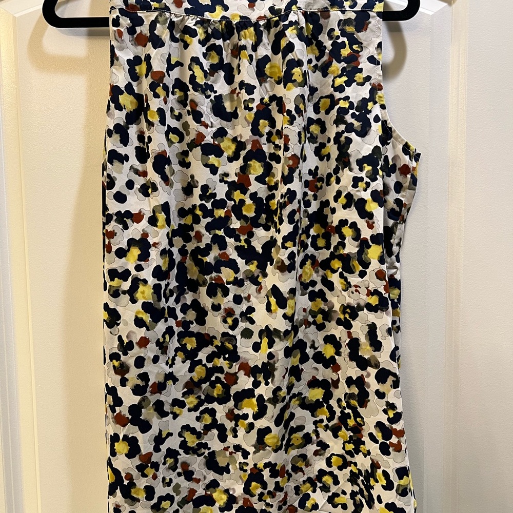 CAbi Seeing Spots Fierce White Yellow Blue Style # 5222 Sleeveless Blouse XL - Picture 4 of 6